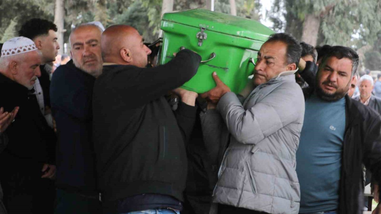 Feci kazada ölen 6 kişi son yolculuğuna uğurlandı