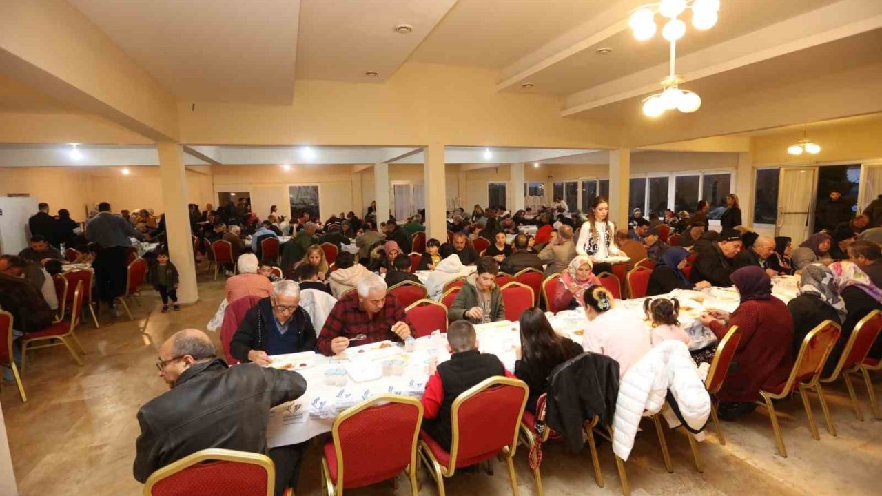 Güzelbahçe Belediyesinden evlere iftar servisi