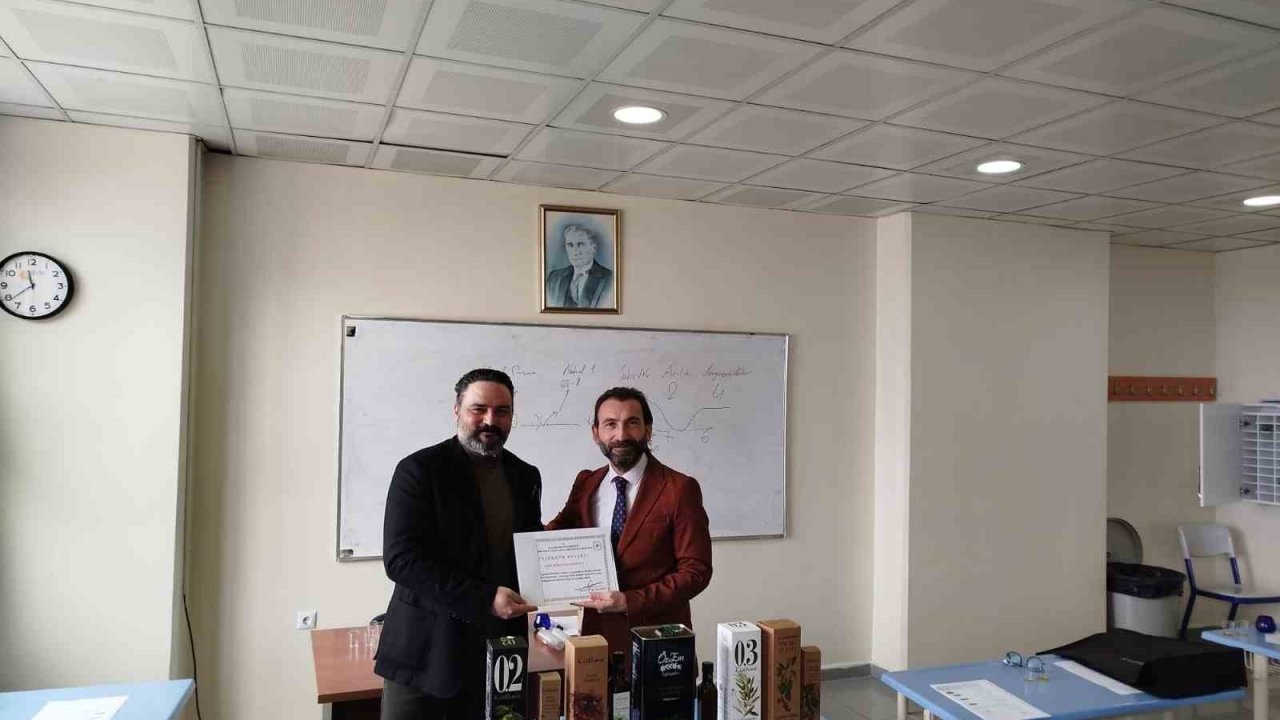 Üniversite öğrencileri zeytinyağı tadım eğitimi aldı