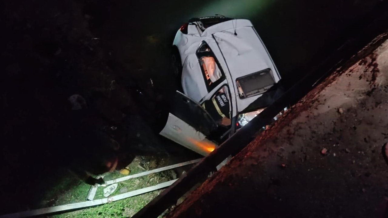 Kırıkhan’da sulama kanalına uçan otomobilin sürücüsü yaralandı