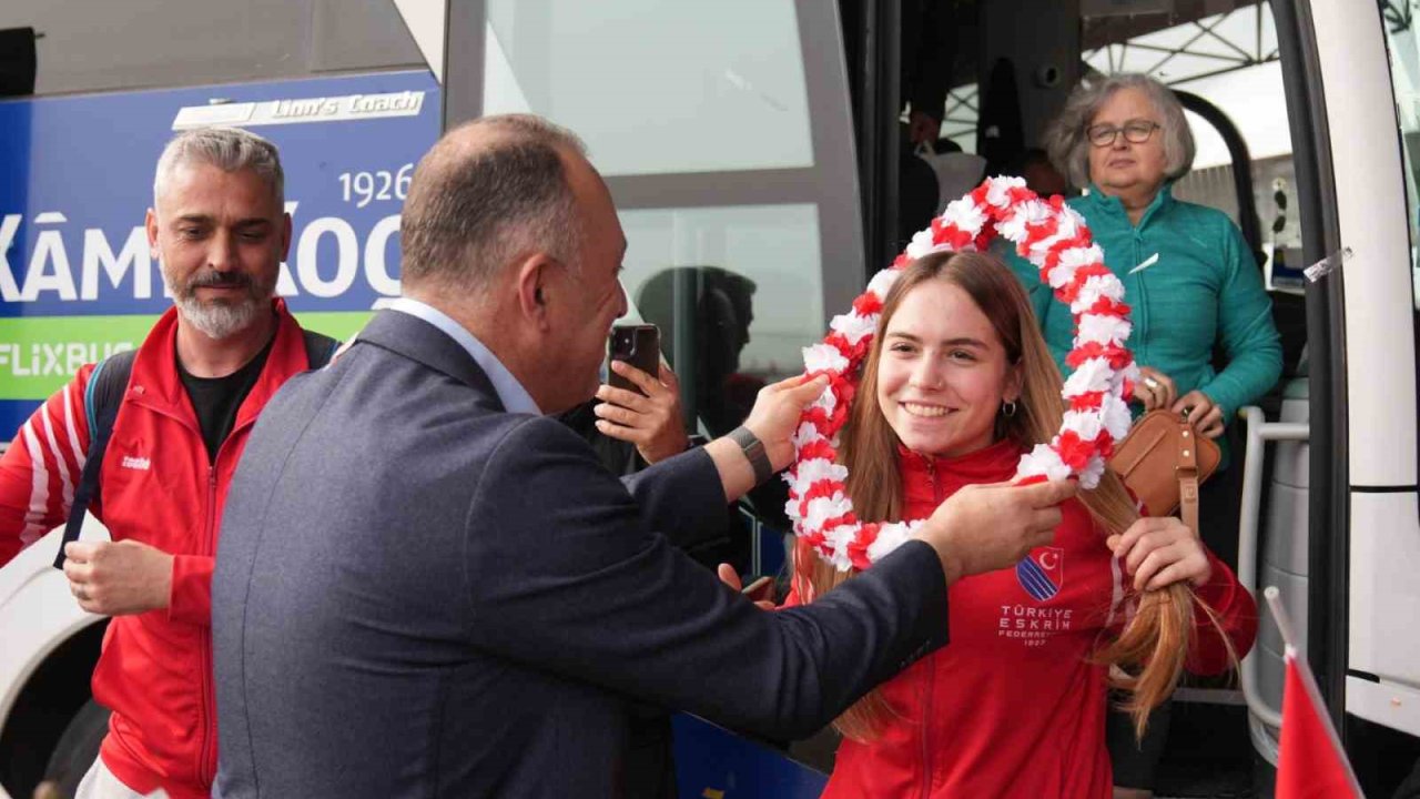 Avrupa şampiyonu Alara Atmaca, Balıkesir’de coşkuyla karşılandı