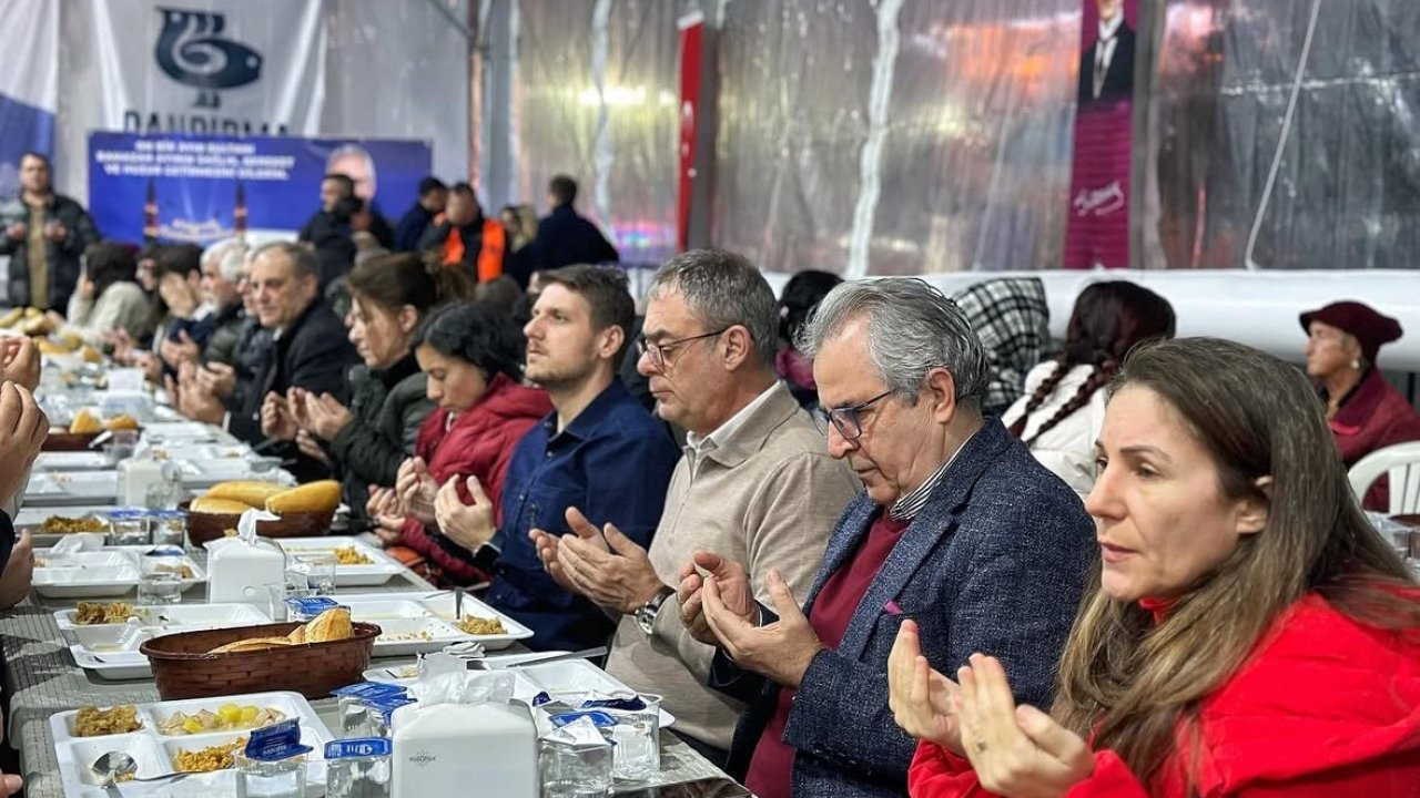 Bandırma’da iftar sofraları bereketlendi