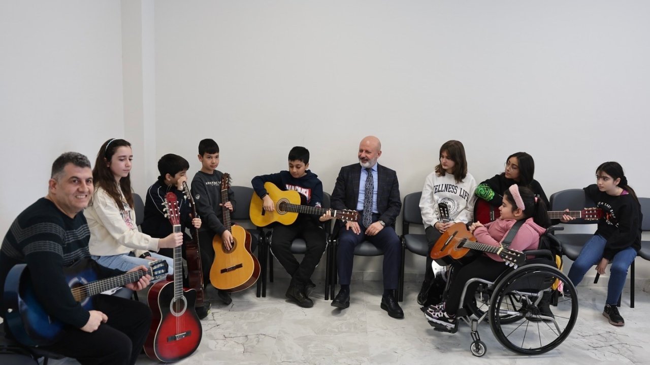 Başkan Çolakbayrakdar: "Gençlerimizin ve evlatlarımızın yanındayız"