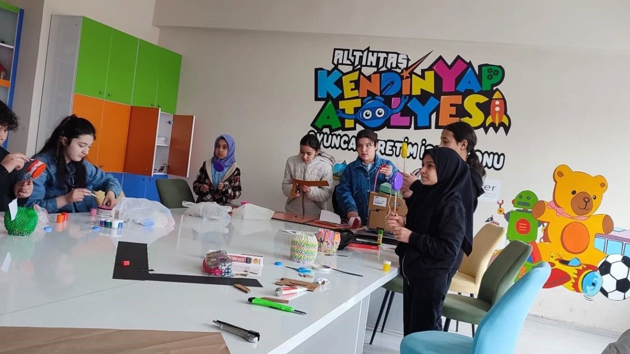 Altıntaş’ta " Minikler İçin Tasarlıyor, Minikler İçin Üretiyoruz" projesi