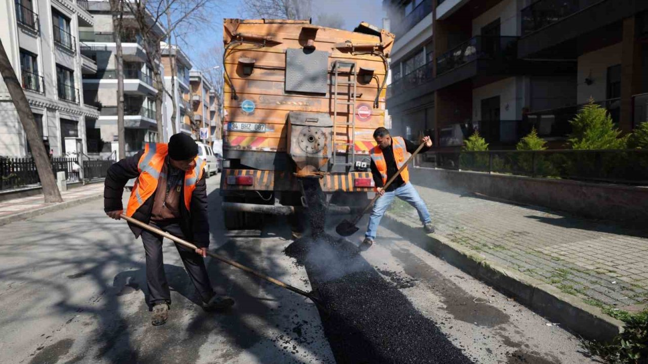 Bakırköy Belediyesi 50 ton asfalt döktü