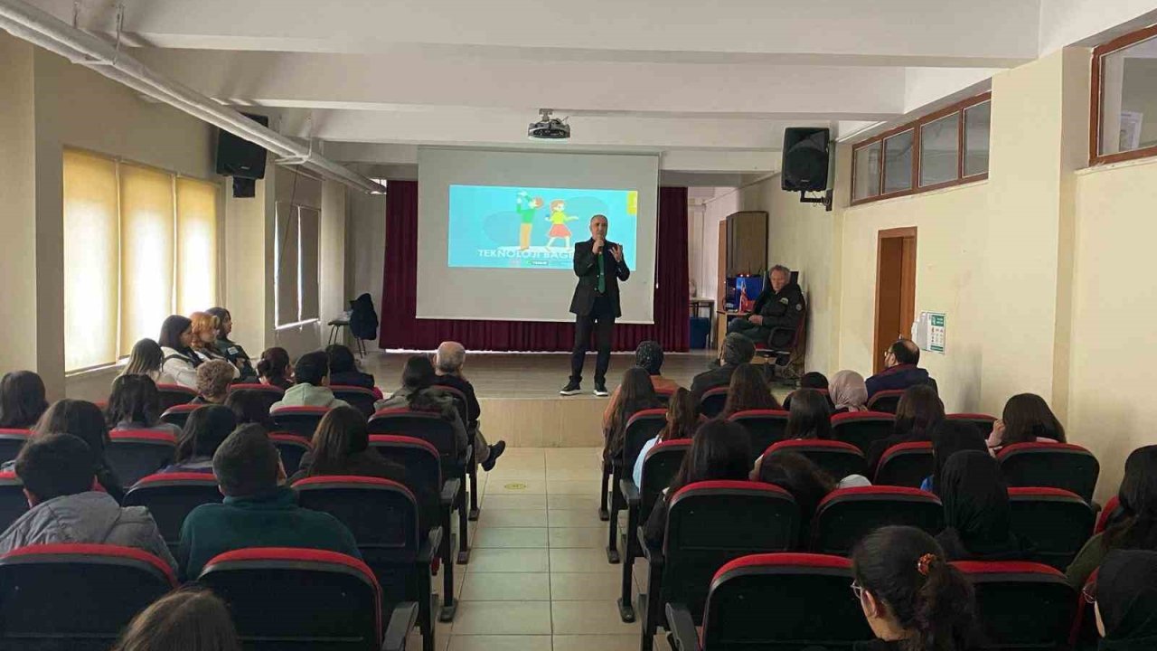 Niğde’de Yeşilay Haftası’nda farkındalık etkinlikleri gerçekleştirildi