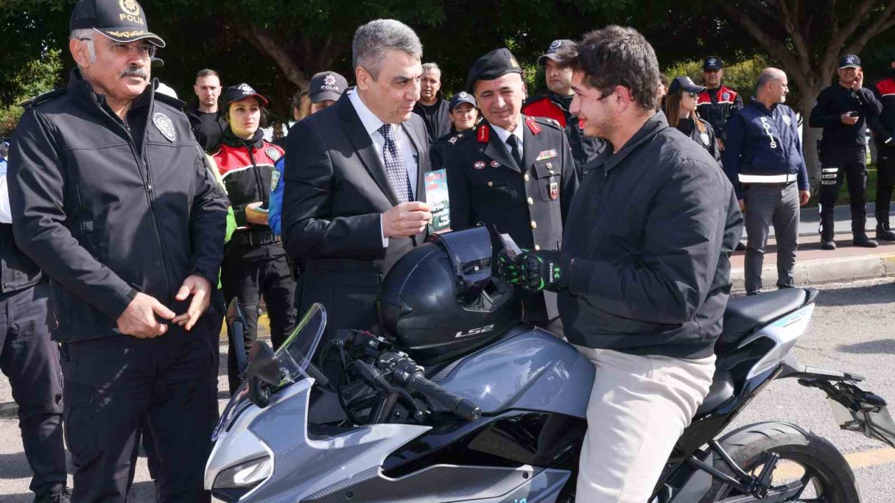 Vali Toros, trafik ve asayiş uygulamasına katıldı