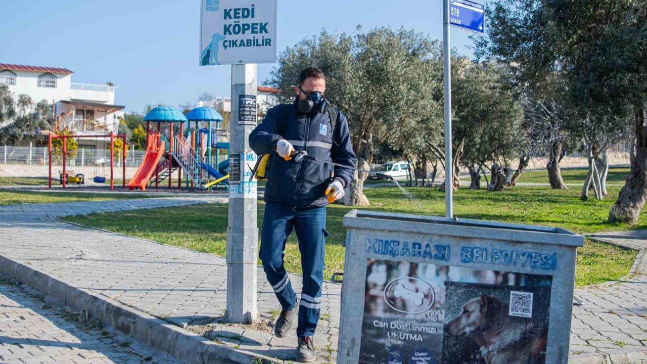 Kuşadası’nda Kadınlar Denizi Mahallesi’de detaylı temizlik çalışması