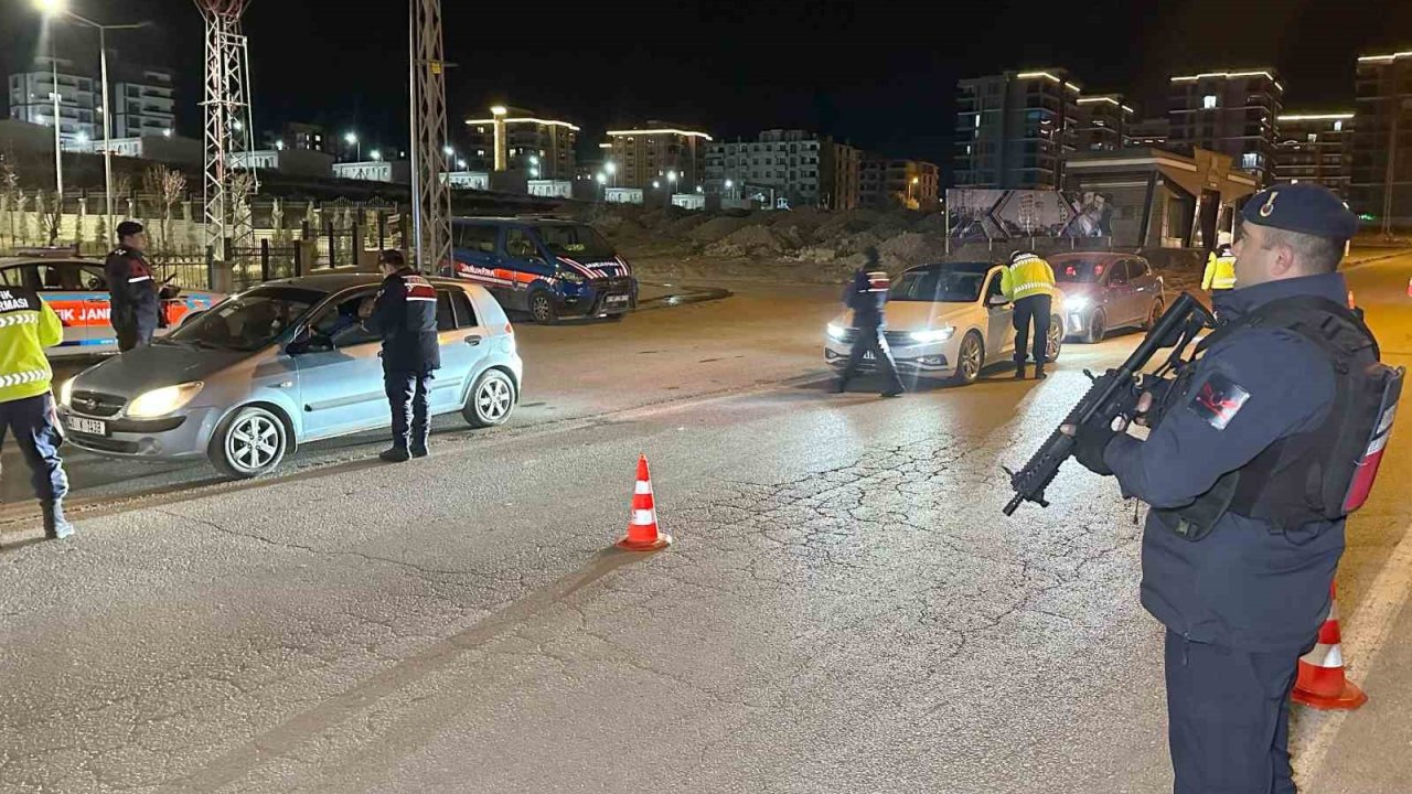 Jandarma ekiplerinden şok huzur uygulaması