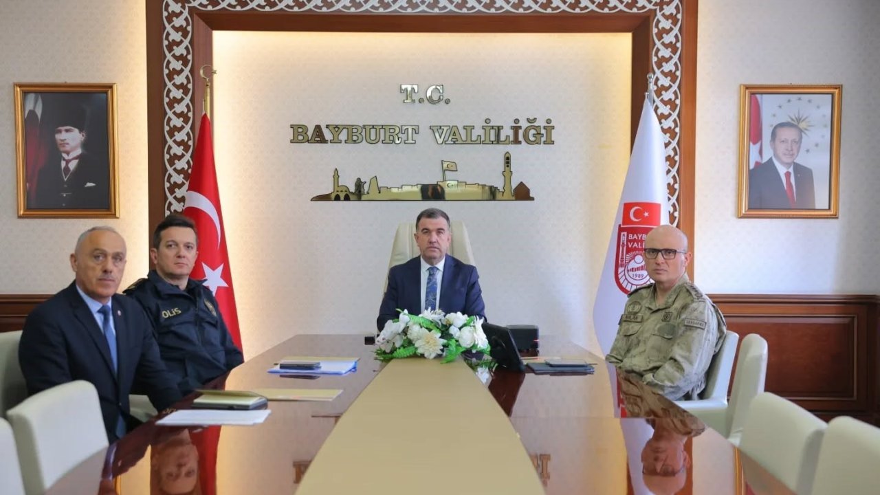 Vali Eldivan, VKS toplantısına katıldı