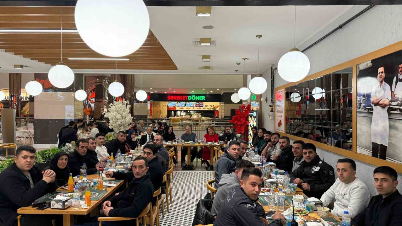 Vanmall yönetim ve personeli iftarda bir araya geldi
