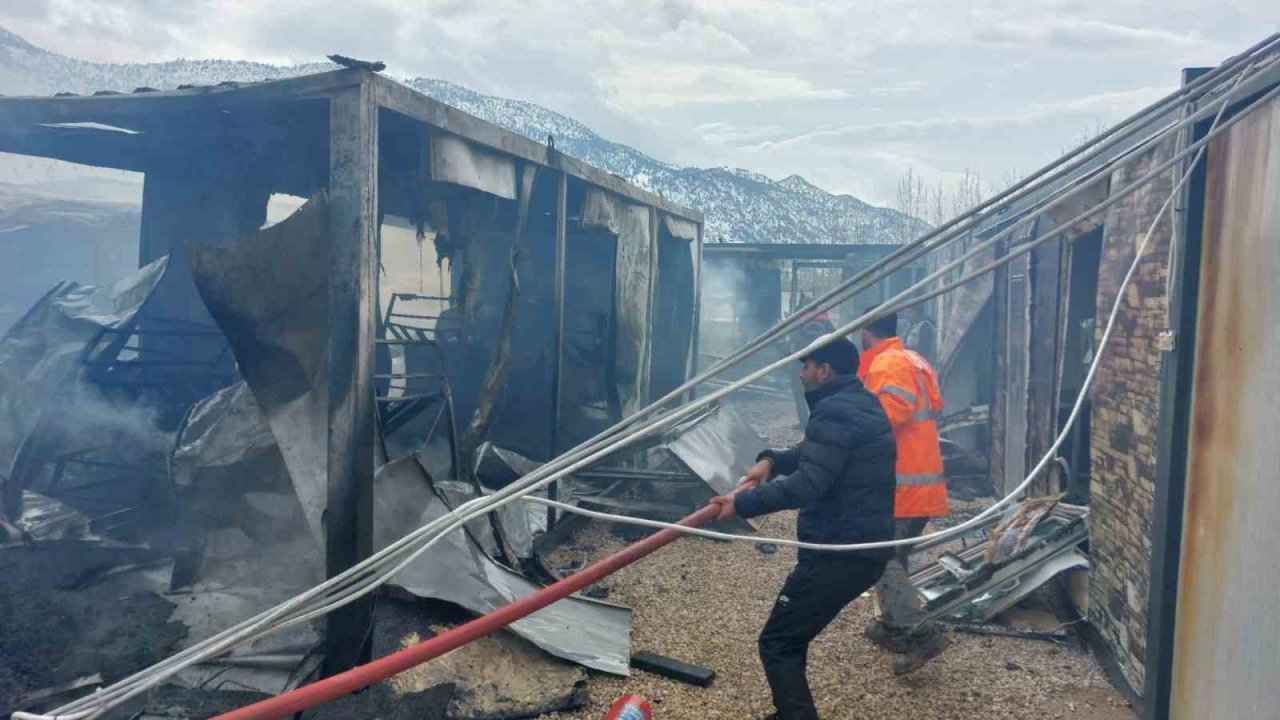 Kahramanmaraş’ta konteyner yangını