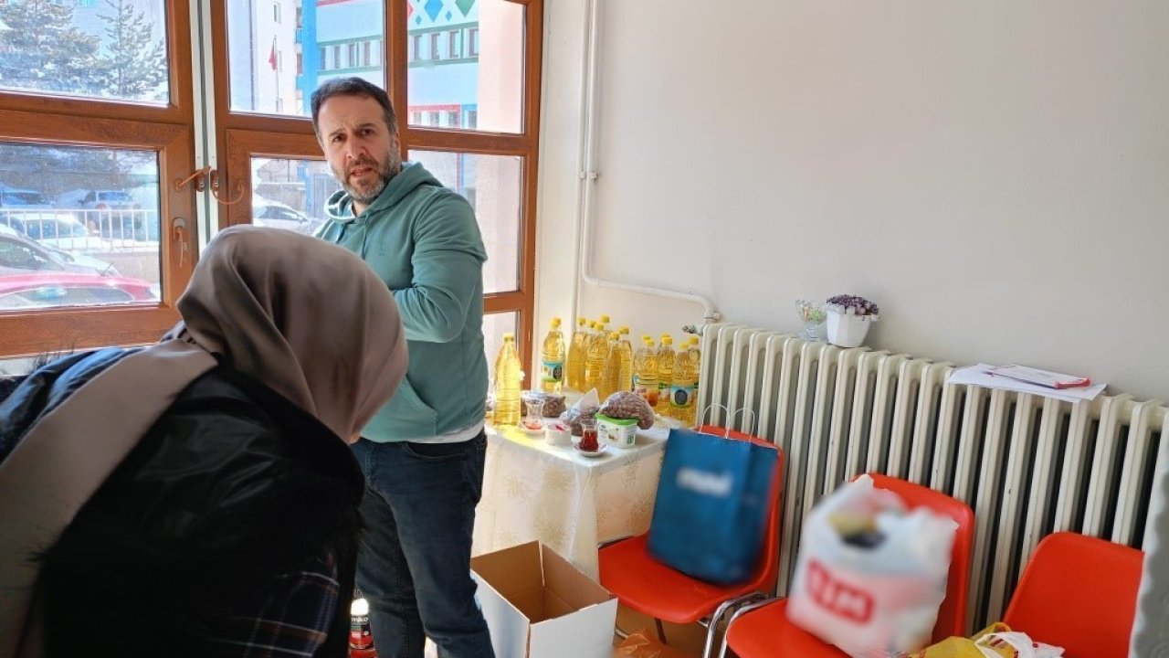 Bayburt’ta öğretmen ve öğrenciler ihtiyaç sahipleri için Ramazan kolileri hazırlıyor