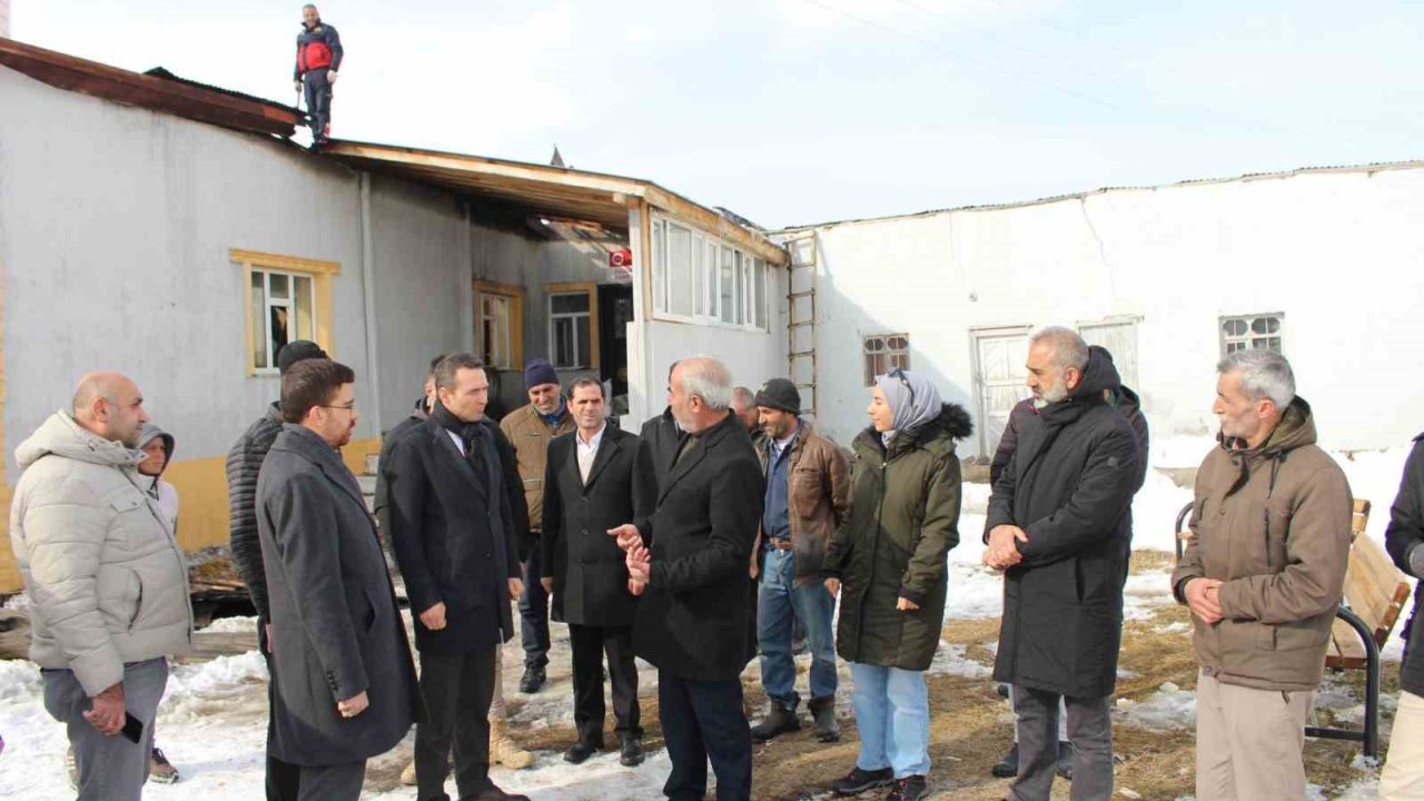 Kaymakam Bakan yanan camide incelemede bulundu