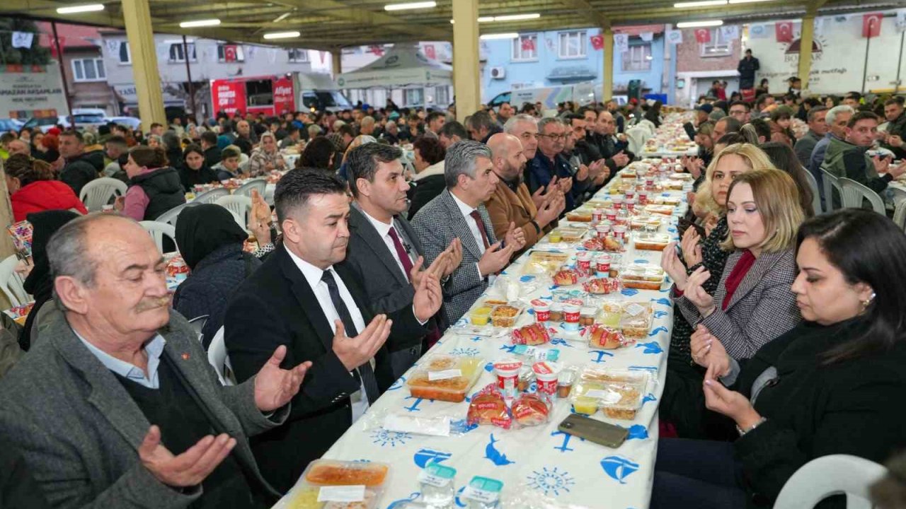Büyükşehir Belediyesinden Kırkağaç’ta iftar sofrası