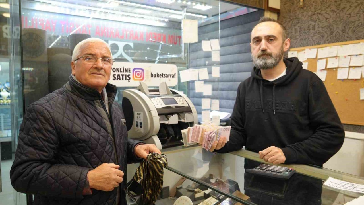Oğluna araba alırken vicdanını satmadı: Kuyumcuda verilen fazladan 100 bin lirayı iade etti
