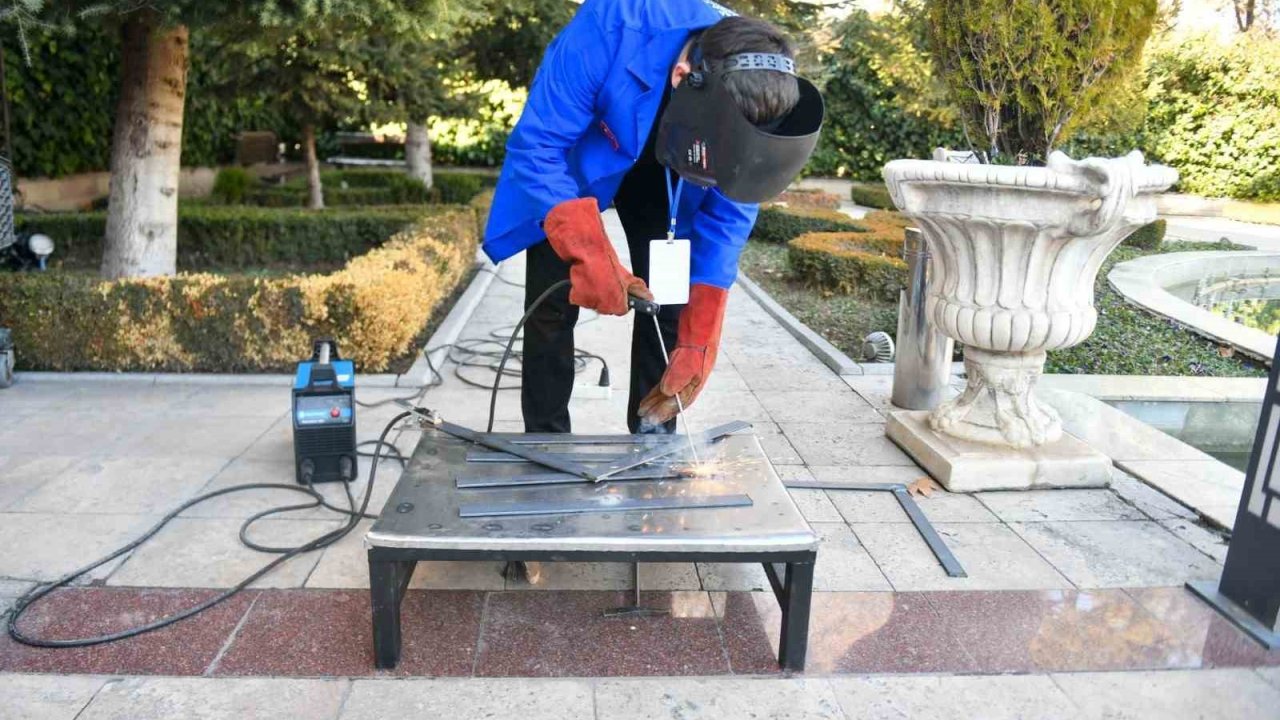 ABB’nin düzenlediği panel usta çırak ilişkisi ve mesleki eğitimin geleceğine ışık tuttu