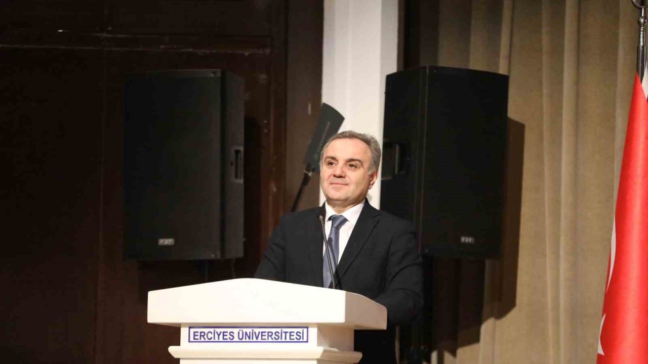 Rektör Altun, 2209 projelerinde yer alan öğrenciler ile bir araya geldi