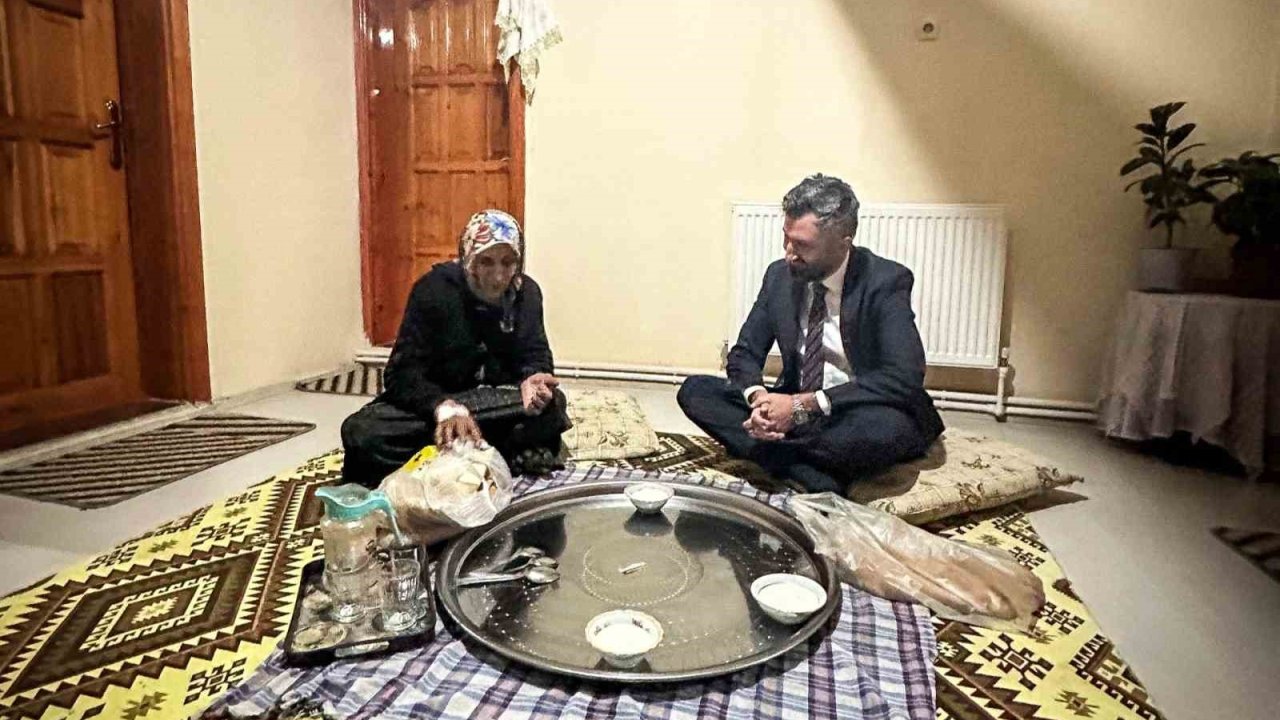 AK Parti Ağrı İl Başkanı Yıldız, yalnız yaşayan Halime Kızılkurt ile iftar yaptı