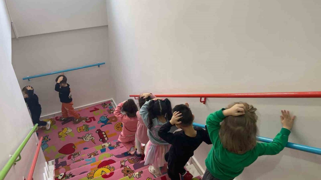 Odunpazarı Belediyesi’nden çocuklara ve öğretmenlere afet farkındalık eğitimi