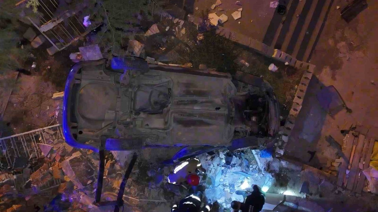 Kimisi kamyon devrildi sandı, kimisi de deprem: Gördükleri manzarayla şoke oldular