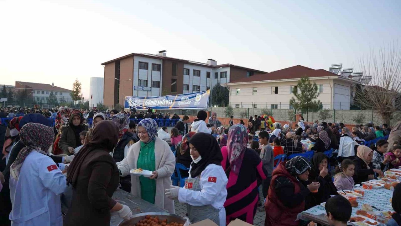 Kahta’da vatandaşlar gönül sofrasında buluştu