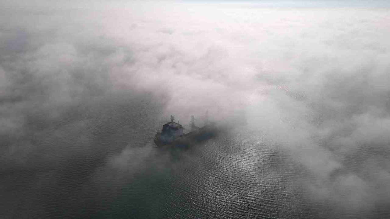 İzmit Körfezi’nde sis manzarası