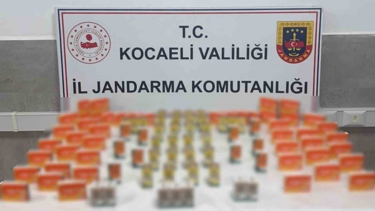 Sahte taraftar formaları ve tıbbi ilaçlar ele geçirildi