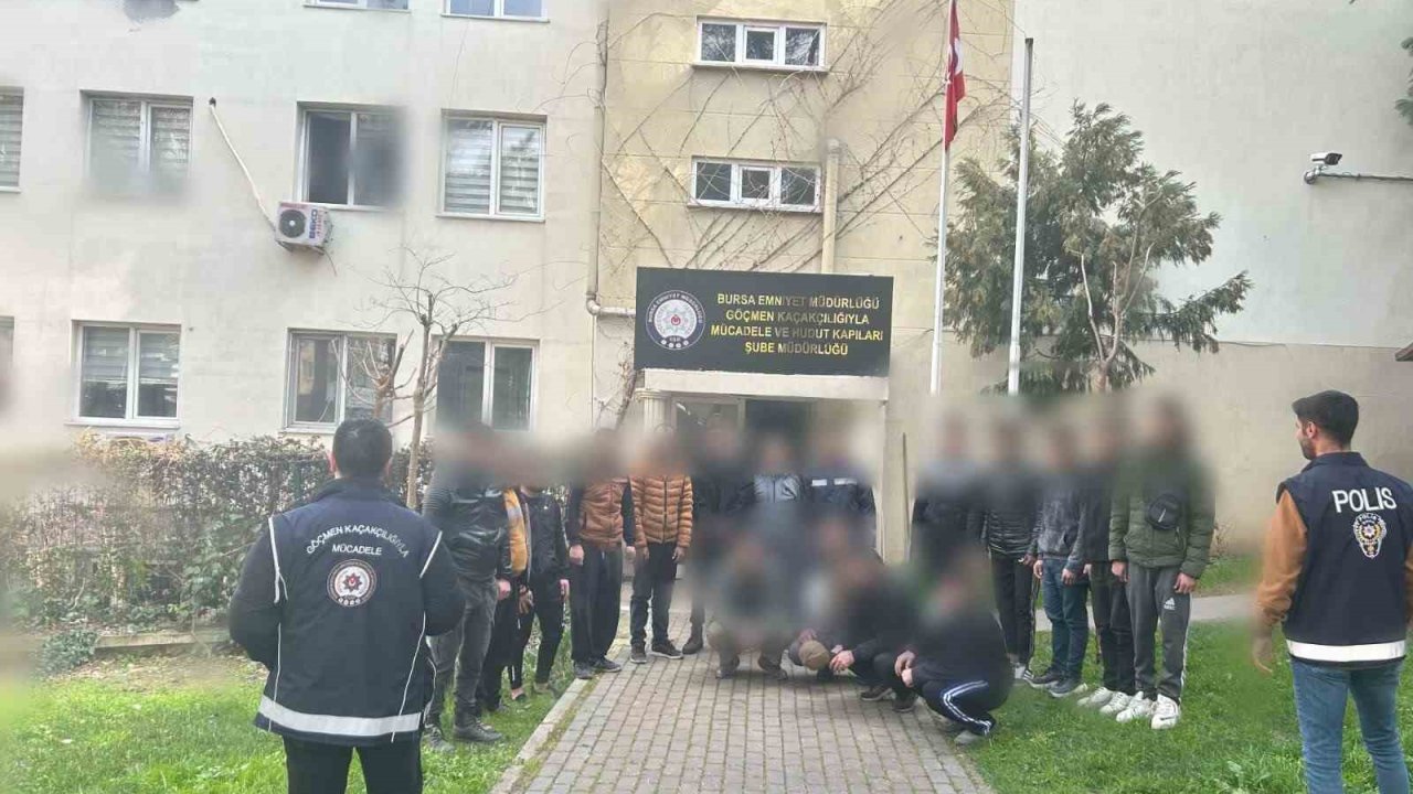 Bursa’da kaçak göçmen operasyonu: 18 göçmen yakalandı, 2 şüpheli gözaltına alındı