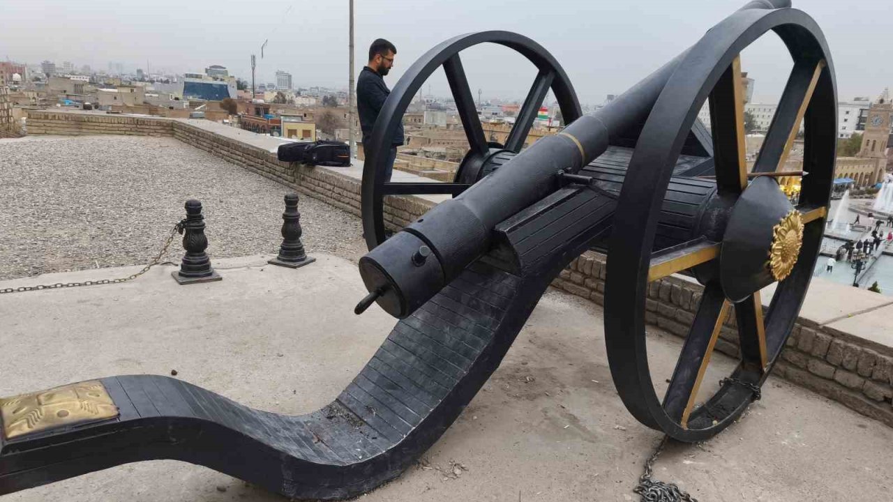 Tarihi Erbil Kalesi’nde Osmanlı dönemine ait topla 50 yıl sonra iftar vakti atış yapıldı