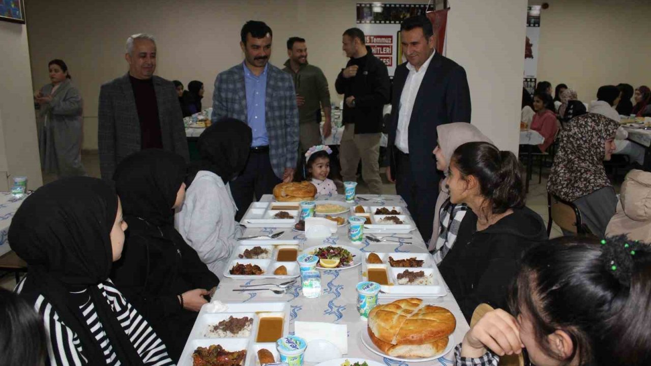 Kaymakam Soysal, öğrencilerle iftar programında buluştu