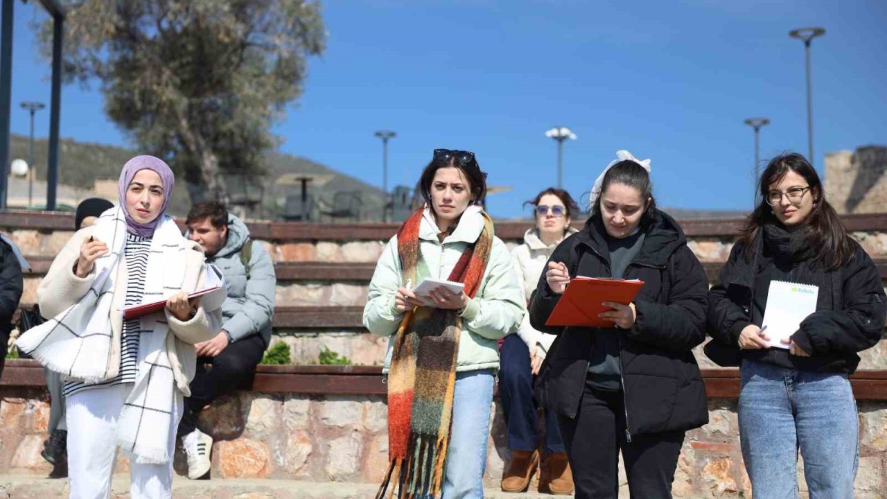 Bursalı öğrenciler Hereke Kalesi’ne hayran kaldı