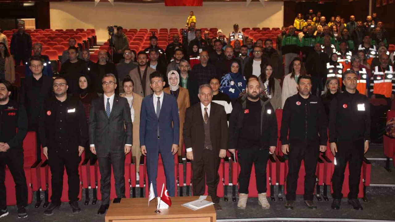 AFAD İl Müdürü Genç: "Afete tek yumruk olarak cevap vermemiz gerekir"