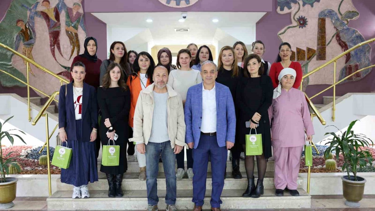 Denizli OSB kadınların iş hayatındaki güçlü yeri ve katkılarını vurguladı