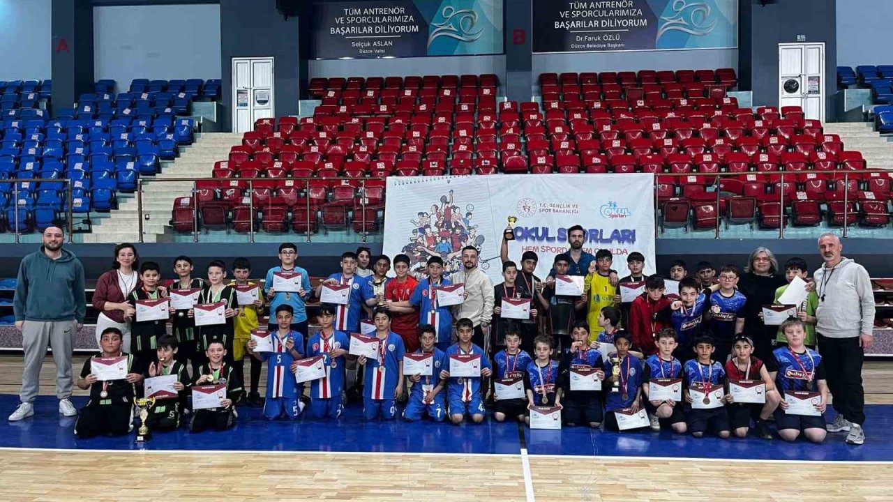 Hentbolda şampiyonlar belli oldu