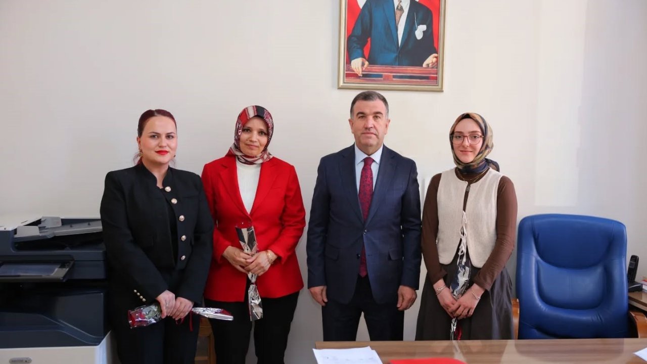 Vali Eldivan Kadınlar Gününü kutladı