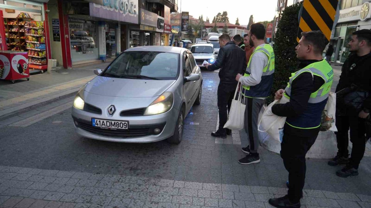 Gençlerden "İftara Beş Kala" etkinliği