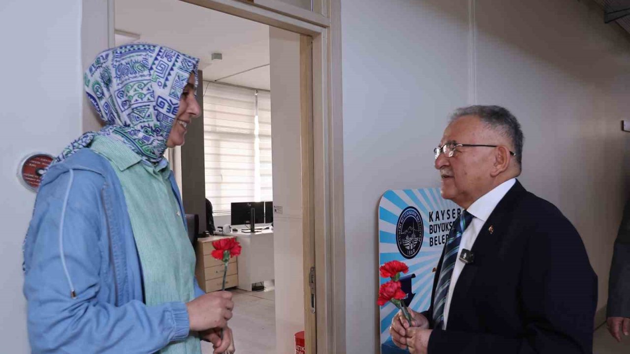 Başkan Büyükkılıç’tan Dünya Kadınlar Günü’ne ‘karanfilli’ kutlama