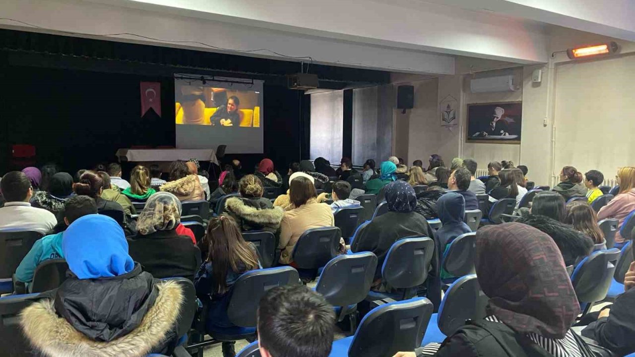 Eskişehir Orgeneral Halil Sözer Ortaokulu’nda ‘Aile Yılı’ etkinliği