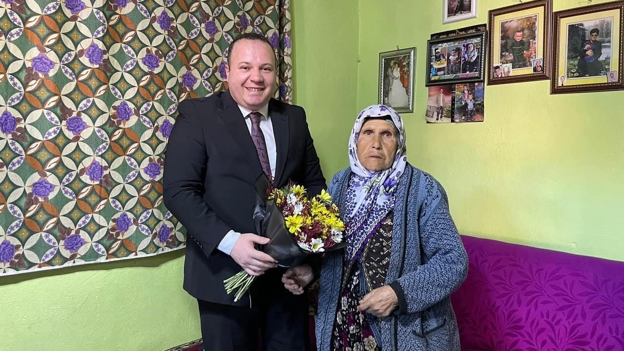 Kaymakam Eser, 8 Mart’ta şehit annelerini unutmadı