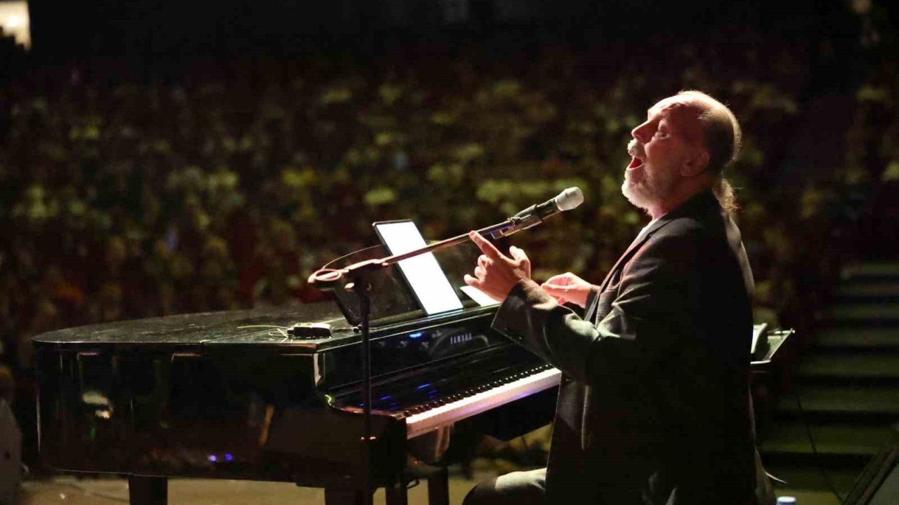 Merkezefendi’de Fatih Erkoç’tan unutulmaz Ramazan konseri
