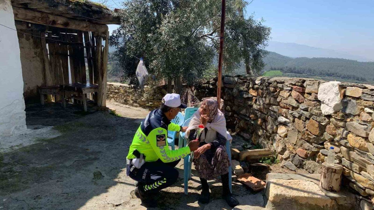 Aydın’da jandarma ekipleri kadınları unutmadı