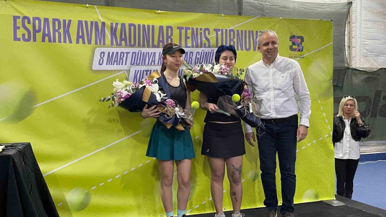 Espark AVM’den 8 Mart Dünya Kadınlar Günü’ne özel tenis turnuvası