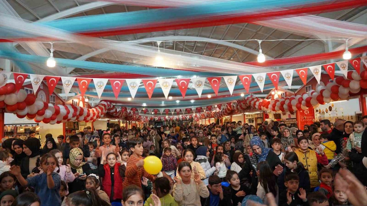 8 Mart Dünya Kadınlar Günü’nü Ramazan Çarşısı’nda coşkuyla kutlandı