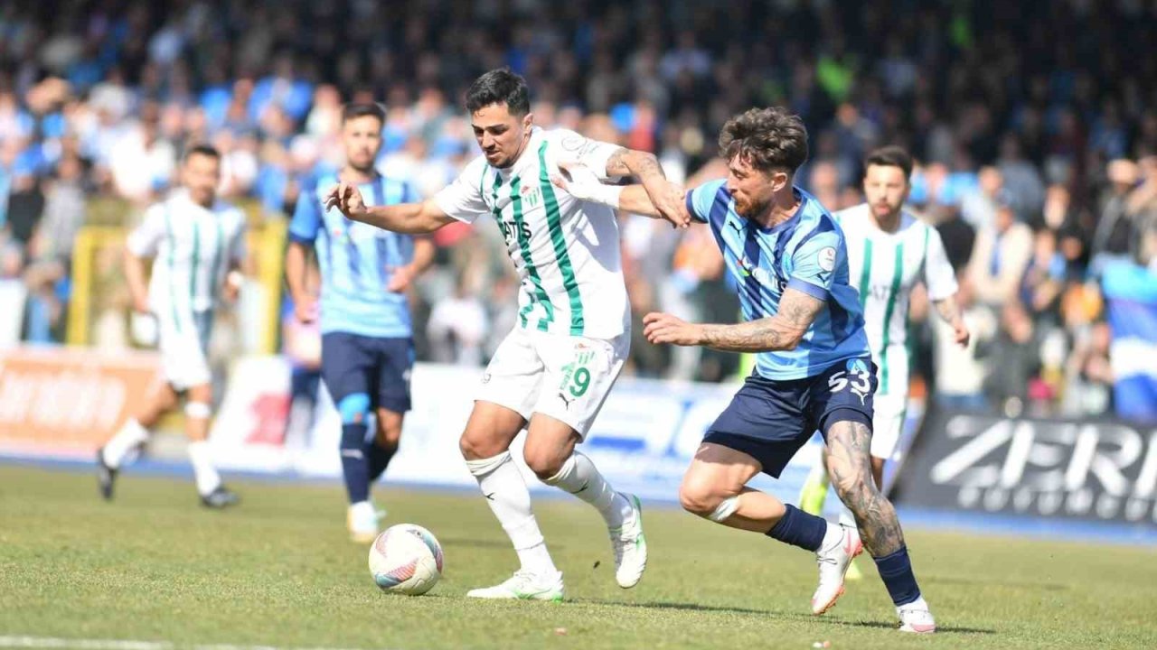 Bursaspor’da Mücahit Can Akçay cezalı