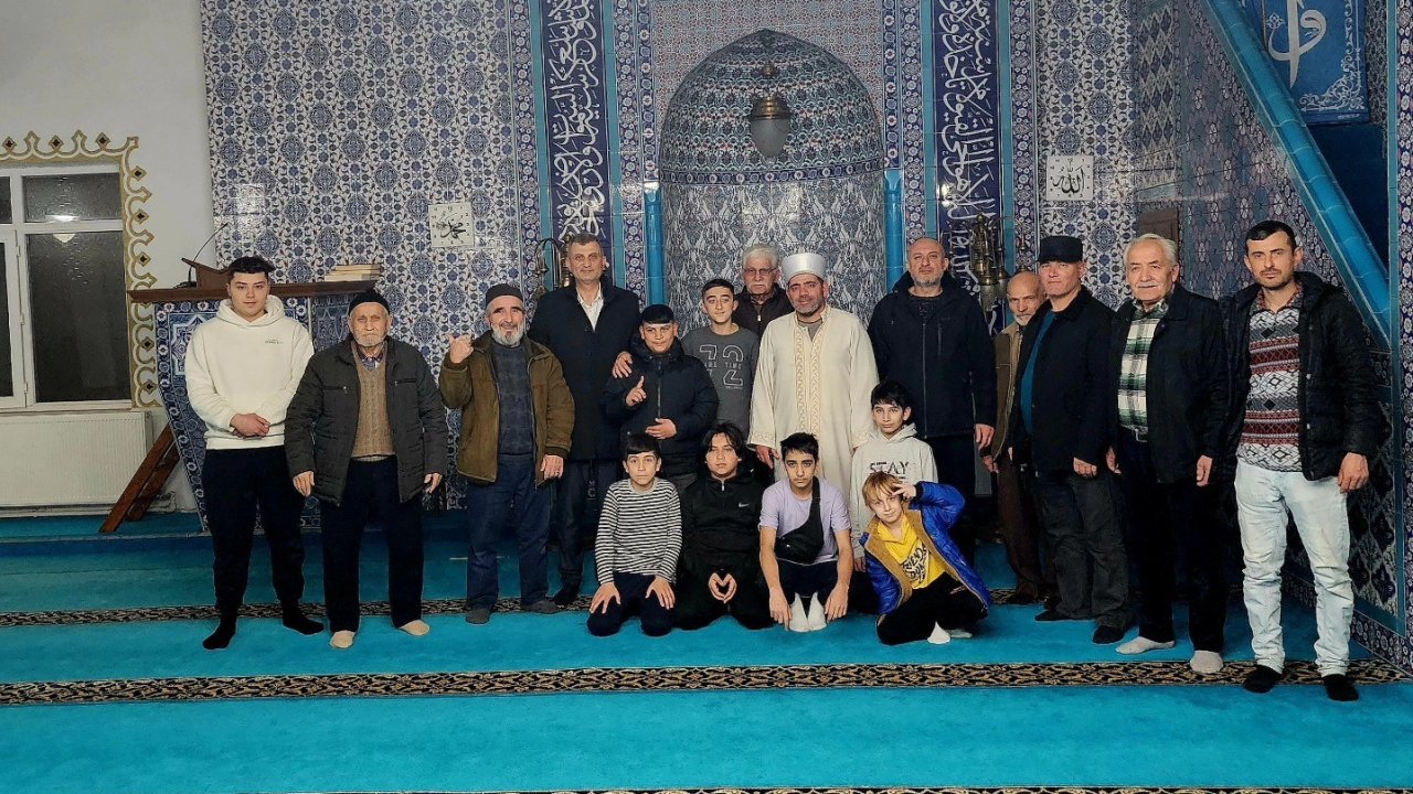 Başkan Sezer, Ramazan ayını vatandaşlarla geçiriyor