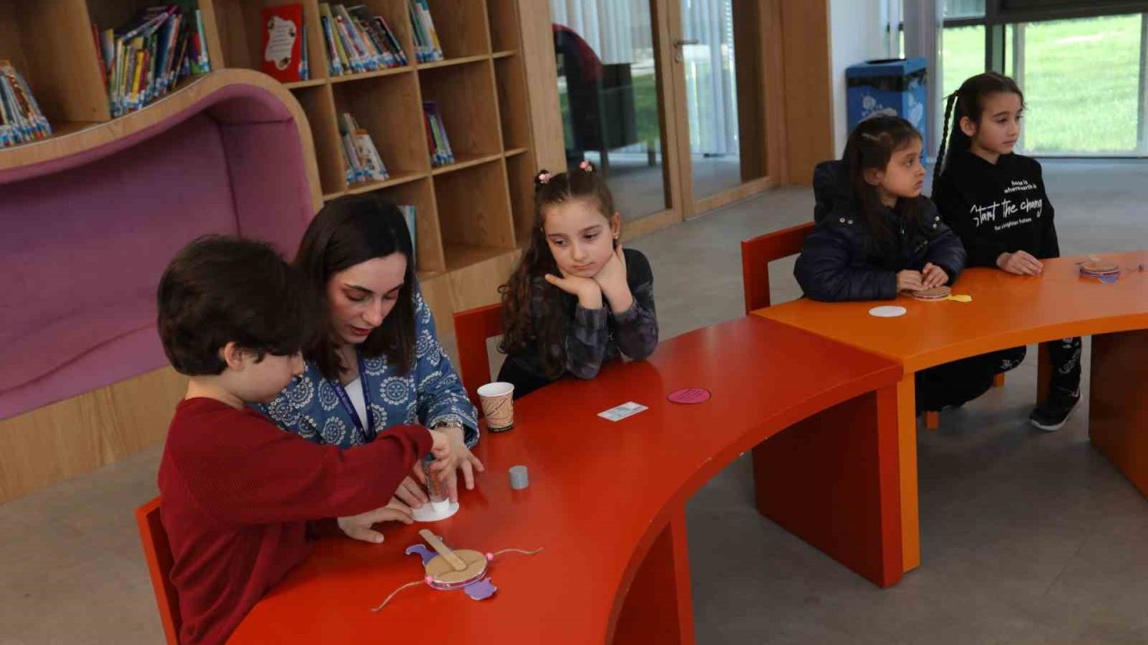 Minikler kendi Ramazan davulunu yaptı