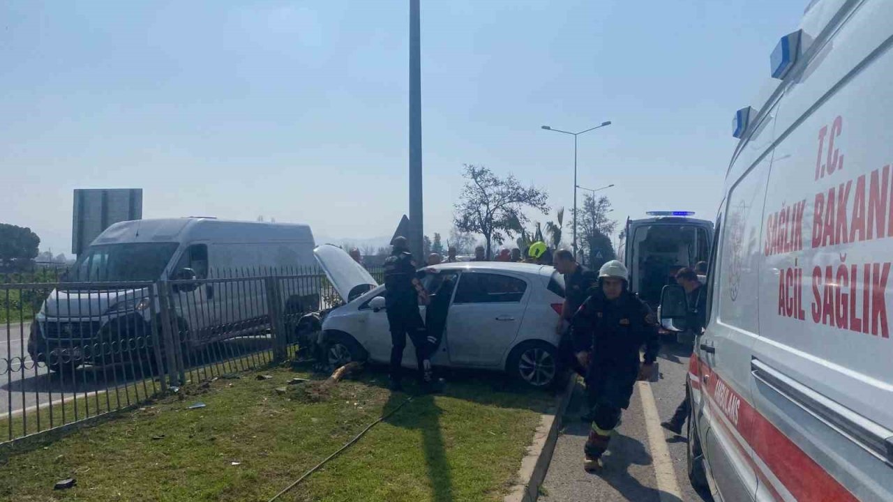 Aydın’da otomobil refüje çıktı: 1 yaralı