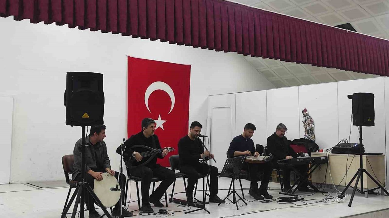 Ramazan’a özel tasavvuf müziği konseri yoğun ilgi gördü