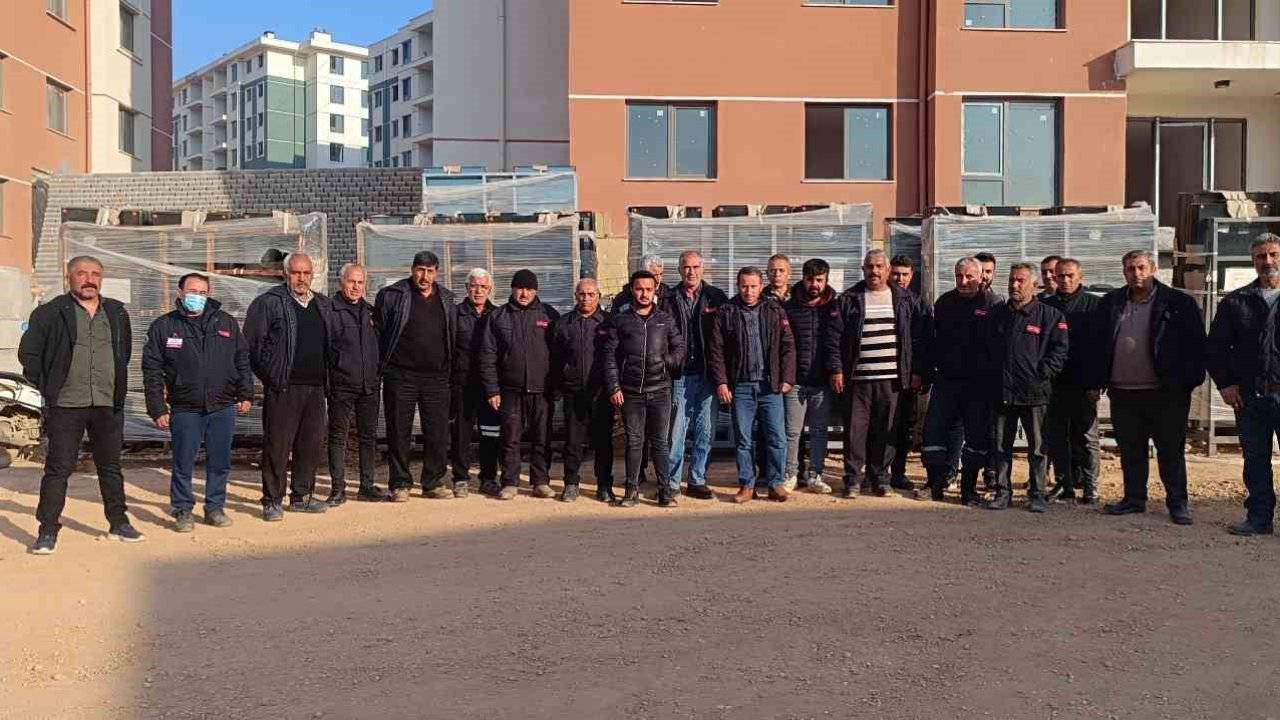 Maaş alamadıklarını iddia eden güvenlik görevlileri eylem yaptı